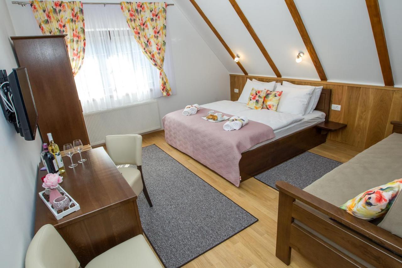 B&B Lady Of The Lake Jezerce Bagian luar foto