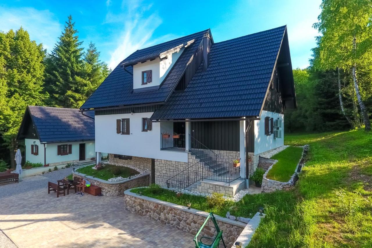 B&B Lady Of The Lake Jezerce Bagian luar foto