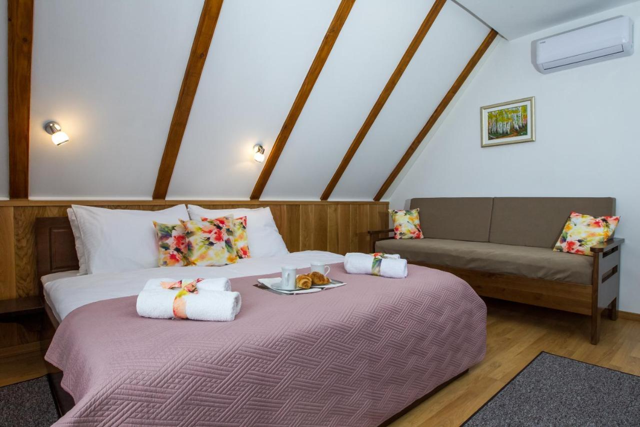 B&B Lady Of The Lake Jezerce Bagian luar foto
