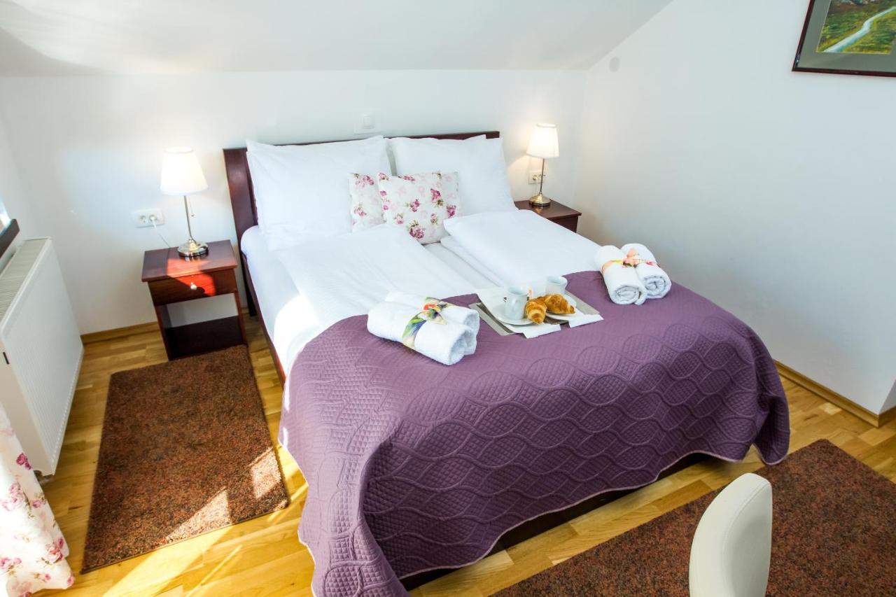 B&B Lady Of The Lake Jezerce Bagian luar foto