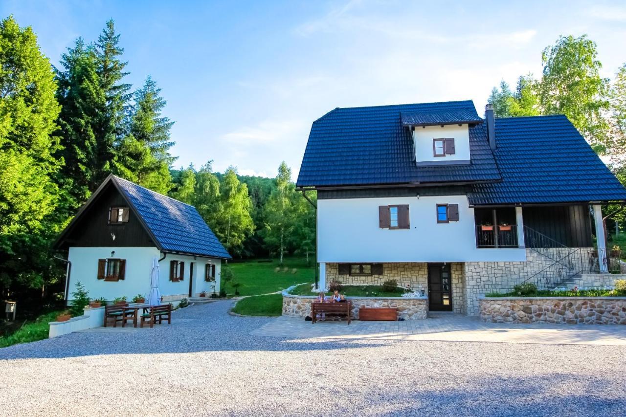 B&B Lady Of The Lake Jezerce Bagian luar foto